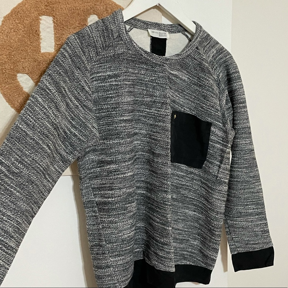 Zara W&B Contrast Skull Sweater / Size M